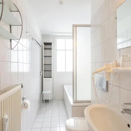 Ansprechende Mit Balkon Und Badewanne In Apartment
